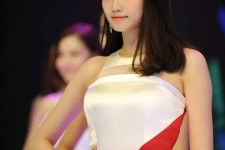 东海成都特大模特兼职**(成都服拆模特兼职是实的吗)