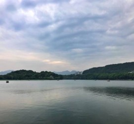 东海杭州自助游(杭州自助游旅游攻略)