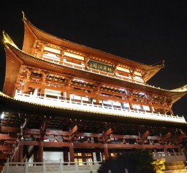 东海长沙旅游攻略(长沙旅游攻略景点必去长沙美食街)