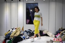 东海兼职模特试衣服(兼职做试衣模特好吗)