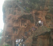 东海乐山旅游攻略(乐山旅游攻略自由行路线推荐)