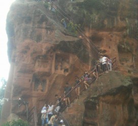 东海乐山旅游攻略(乐山旅游攻略自由行路线推荐)