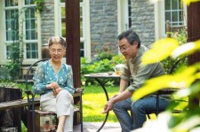 东海坦言带老伴游遍中国(我和老伴去旅游)