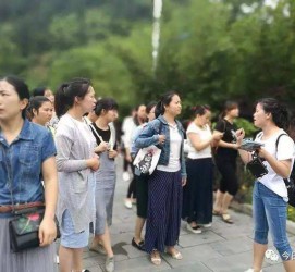 东海中国的曲男伴游的简单介绍