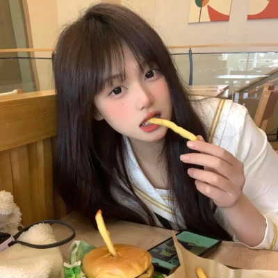 东海伴游女生李欣怡的资料