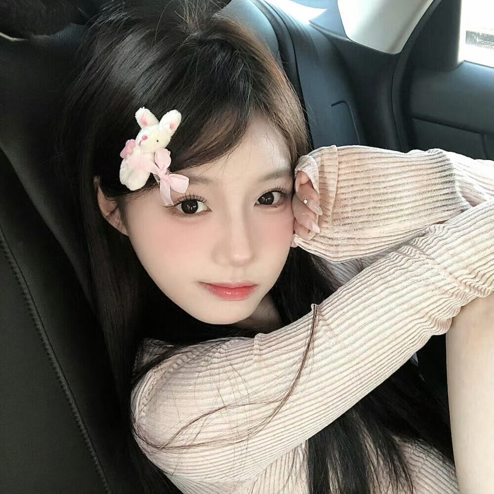 东海伴游女生沈欣白的资料